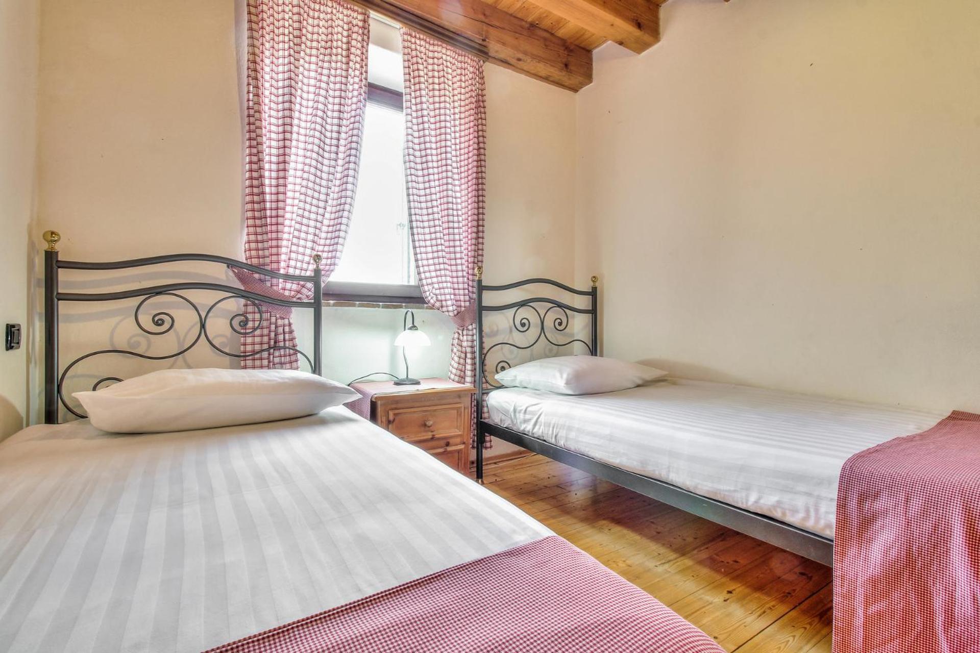 Casa Romantica La Parenzana Buje Exterior foto